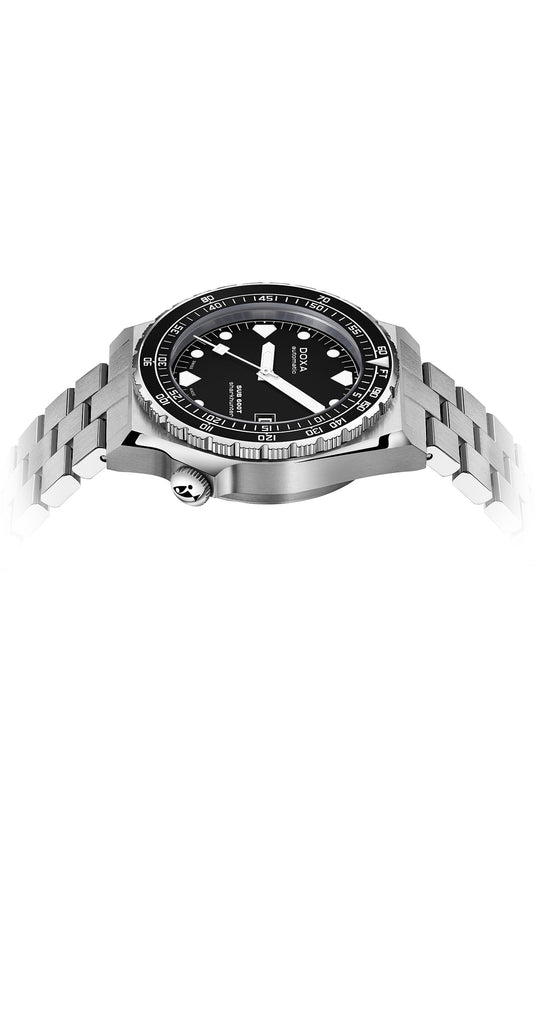 DOXA Sub 600T Sharkhunter 861.10.101B.10 on Bracelet