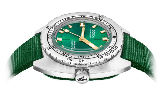 DOXA Sub 300 Sea Emerald 821.10.131.26-N on NATO Strap