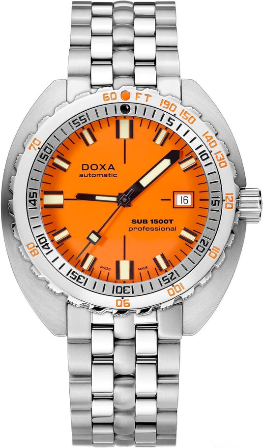 DOXA 1500T Professional 883.10.351.10 on Bracelet