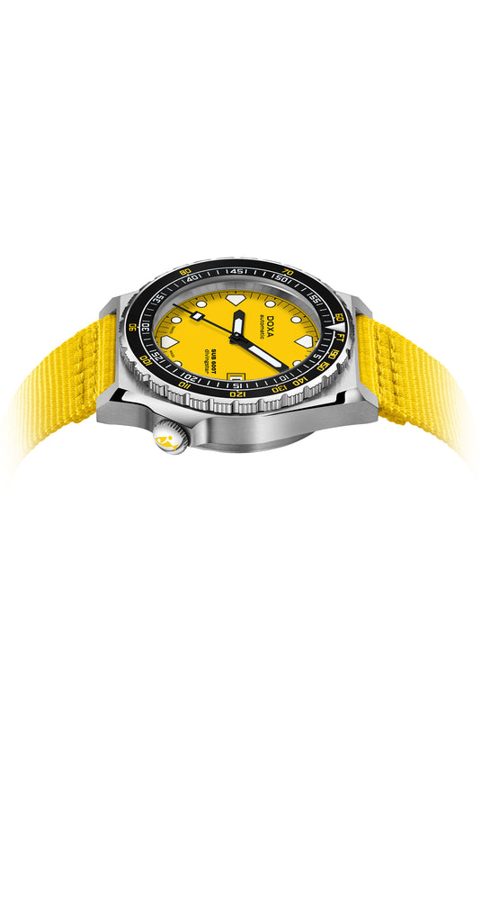 DOXA Sub 600T Divingstar 861.10.361.31-N on NATO Strap