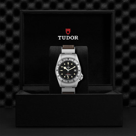 TUDOR Black Bay P01 42mm steel M70150-0001
